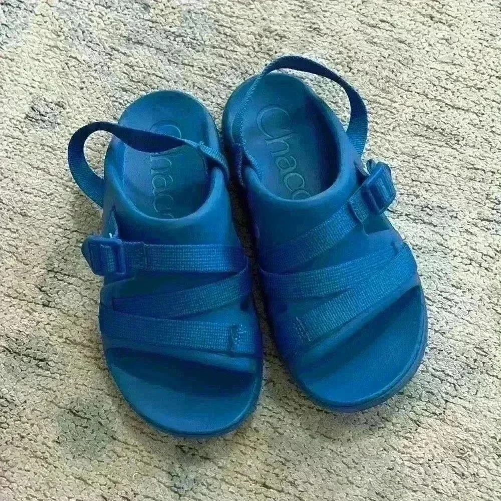 Kids Blue Chaco Chillos sandals